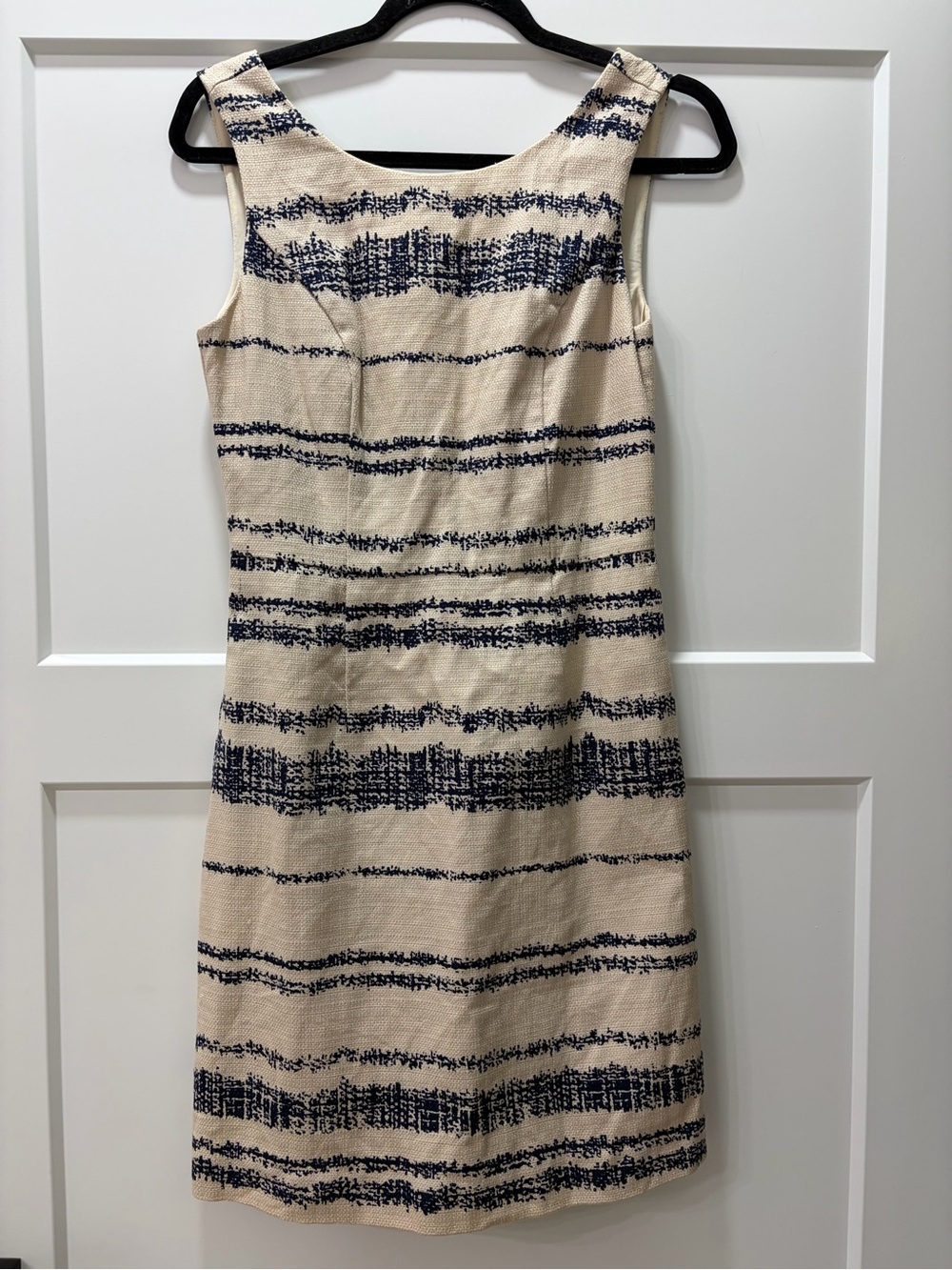 Banana Republic Classic Cottagecore Sleeveless Cream & Navy Striped Shift Dress - Picture 2 of 6